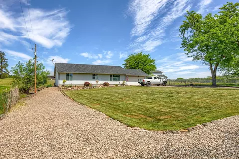 Exterior - 1350 Nick Young Rd, Eagle Point, OR 97524 photo 10 of 16