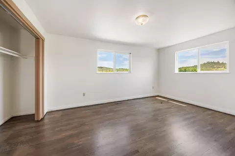Bedroom - 1350 Nick Young Rd, Eagle Point, OR 97524 photo 2 of 7