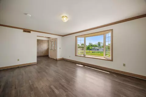 Living - 1350 Nick Young Rd, Eagle Point, OR 97524 photo 3 of 4