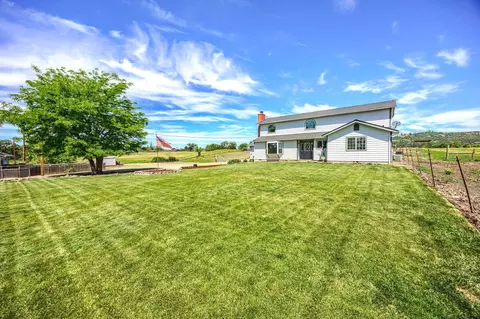 Exterior - 1350 Nick Young Rd, Eagle Point, OR 97524 photo 4 of 16