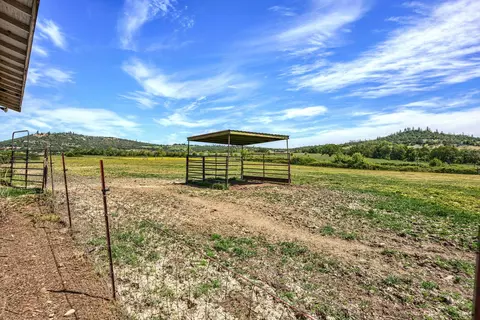 Exterior - 1350 Nick Young Rd, Eagle Point, OR 97524 photo 13 of 16