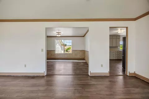 Living - 1350 Nick Young Rd, Eagle Point, OR 97524 photo 4 of 4