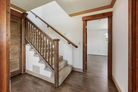 Entry Way - 1350 Nick Young Rd, Eagle Point, OR 97524 photo 3 of 4