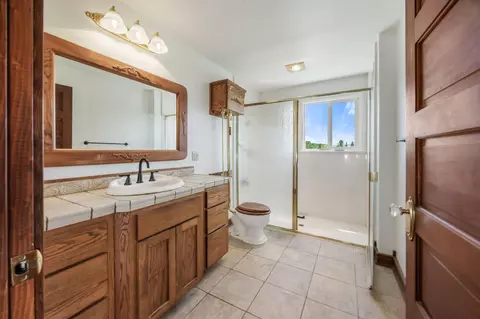 Bath - 1350 Nick Young Rd, Eagle Point, OR 97524 photo 1 of 3