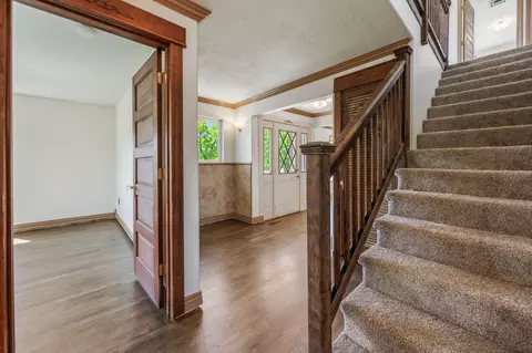 Entry Way - 1350 Nick Young Rd, Eagle Point, OR 97524 photo 2 of 4
