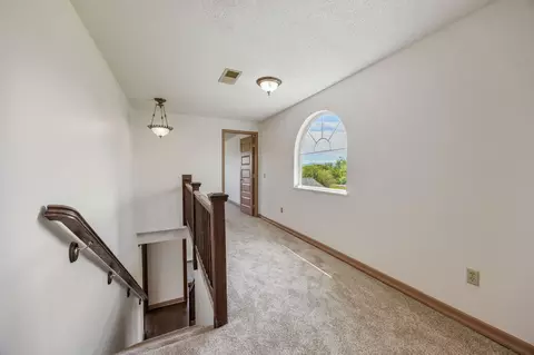 Entry Way - 1350 Nick Young Rd, Eagle Point, OR 97524 photo 4 of 4