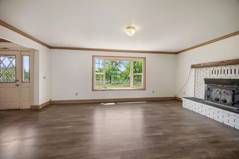 Living - 1350 Nick Young Rd, Eagle Point, OR 97524 photo 2 of 4