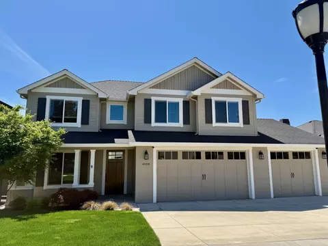 4008 Crystal Springs Dr, Medford, OR 97504