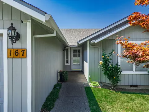 167 Keystone Ct, Central Point, OR 97502 photo 3