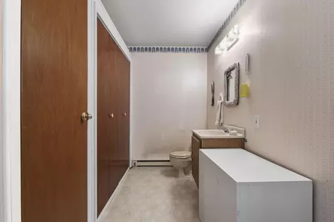 Bath - 16007 Parkway Dr, La Pine, OR 97739 photo 2 of 2