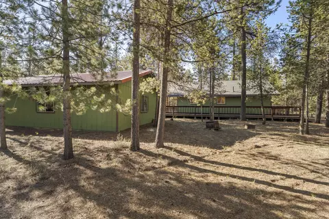 Exterior - 16007 Parkway Dr, La Pine, OR 97739 photo 6 of 7