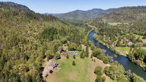 7159 Crowfoot Rd, Trail, OR 97541