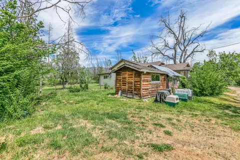 560 E Valley View Rd, Ashland, OR 97520 photo 6