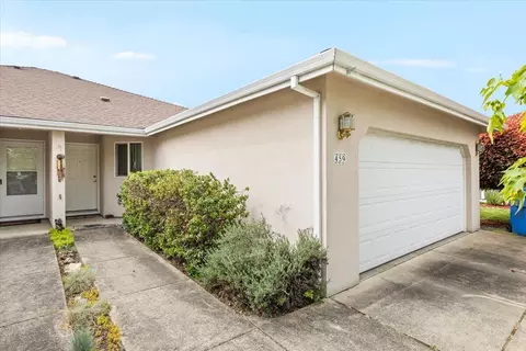 459 Crystal Dr, Eagle Point, OR 97524 photo 2