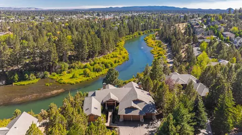 247 NW Scenic Heights Dr, Bend, OR 97703