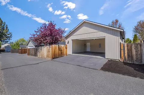 61089 Larkspur Loop, Bend, OR 97702 photo 28