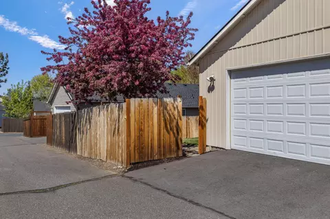61089 Larkspur Loop, Bend, OR 97702 photo 33