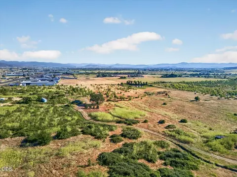 1816 E Vilas Rd, Medford, OR 97502
