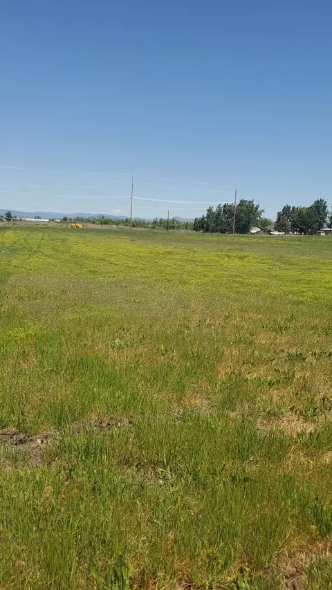 1816 E Vilas Rd, Medford, OR 97502