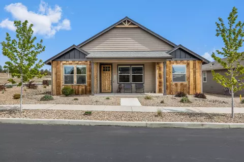 4110 SW 40th St, Redmond, OR 97756