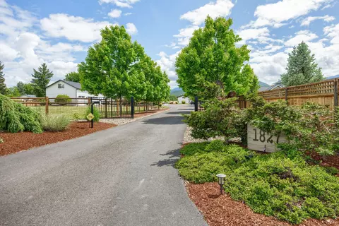 1827 Houston Rd, Phoenix, OR 97535 photo 12