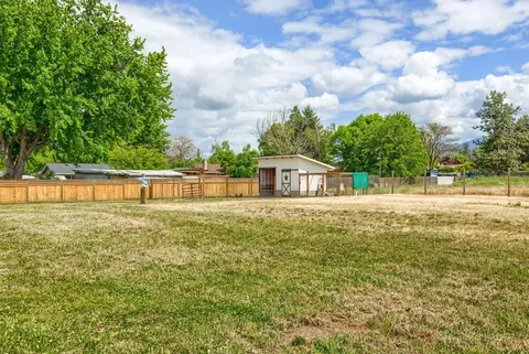 1827 Houston Rd, Phoenix, OR 97535 photo 19