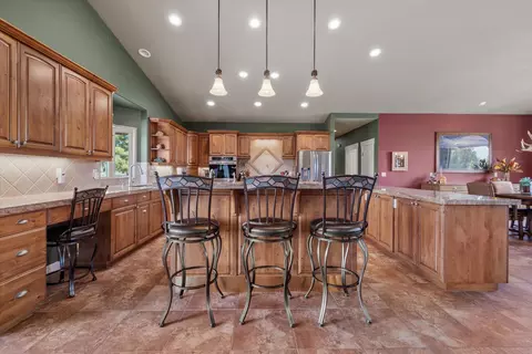 Kitchen - 18026 4th Ave, Bend, OR 97703 photo 2 of 4