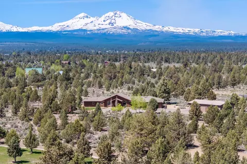 View/Area - 18026 4th Ave, Bend, OR 97703 photo 1 of 5