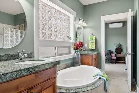 Bath - 18026 4th Ave, Bend, OR 97703 photo 6 of 7