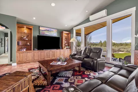 Living - 18026 4th Ave, Bend, OR 97703 photo 3 of 4