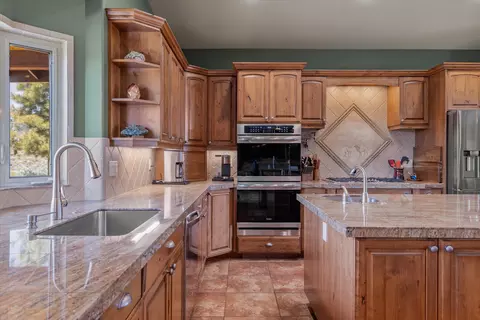 Kitchen - 18026 4th Ave, Bend, OR 97703 photo 1 of 4