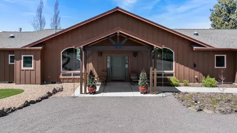 Exterior - 18026 4th Ave, Bend, OR 97703 photo 4 of 16