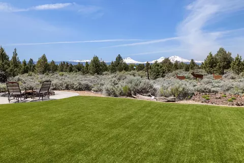 Exterior - 18026 4th Ave, Bend, OR 97703 photo 2 of 16