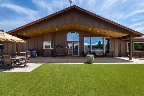 Exterior - 18026 4th Ave, Bend, OR 97703 photo 13 of 16
