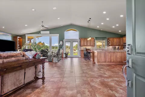 Entry Way - 18026 4th Ave, Bend, OR 97703 photo 1 of 3