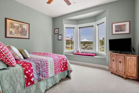 Bedroom - 18026 4th Ave, Bend, OR 97703 photo 4 of 7