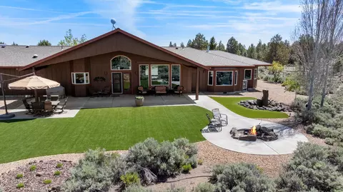 Exterior - 18026 4th Ave, Bend, OR 97703 photo 5 of 16