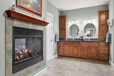 Bath - 18026 4th Ave, Bend, OR 97703 photo 1 of 7