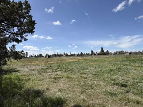 22350 Erickson Rd, Bend, OR 97701 photo 2