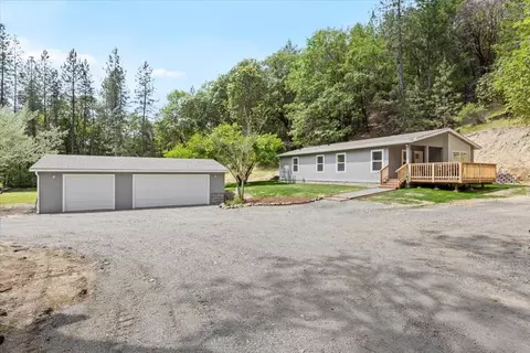 3995 Evans Creek Rd, Rogue River, OR 97537