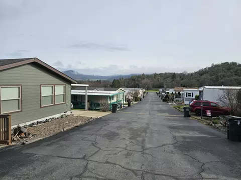 8401 Old Stage Rd #10, Central Point, OR 97502 photo 5