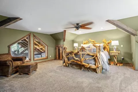 Bedroom - 15615 Cornell Dr, La Pine, OR 97739 photo 1 of 3