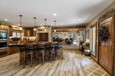 Kitchen - 15615 Cornell Dr, La Pine, OR 97739 photo 1 of 9