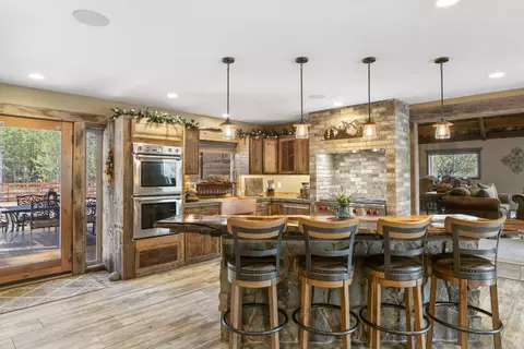 Kitchen - 15615 Cornell Dr, La Pine, OR 97739 photo 8 of 9