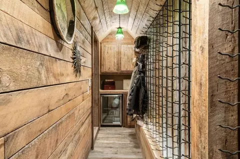 Entry Way - 15615 Cornell Dr, La Pine, OR 97739 photo 4 of 5
