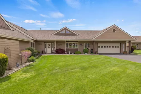 9208 St Andrews Cir, Klamath Falls, OR 97603