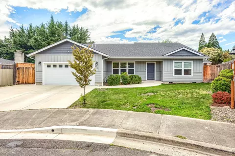 434 Bowmont Cir, Medford, OR 97504