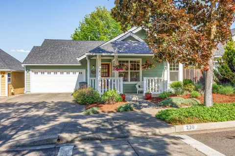 230 Village Park Dr, Ashland, OR 97520