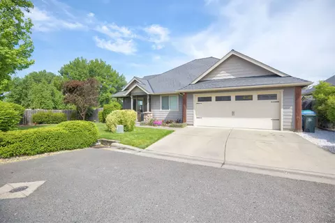 426 SE Cadet Ct, Grants Pass, OR 97527