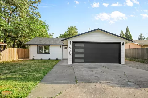 520 Grand Ave, Central Point, OR 97502